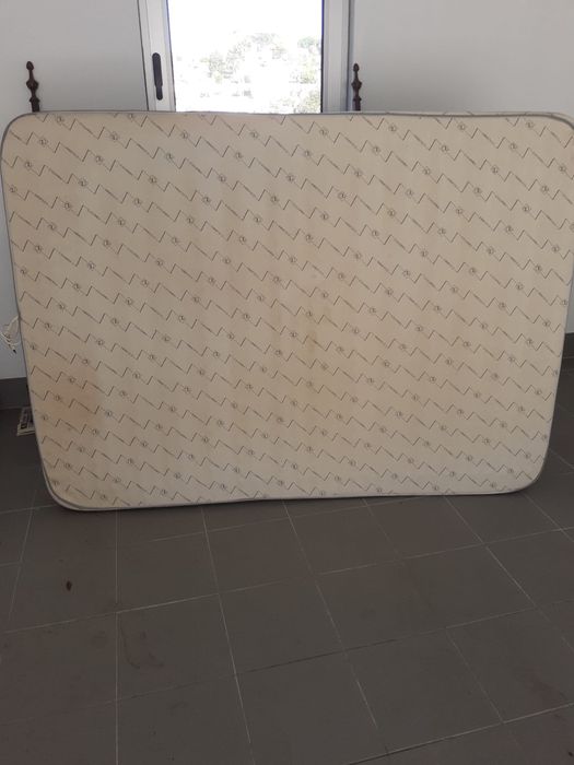 Cama de casal estilo Dona Maria