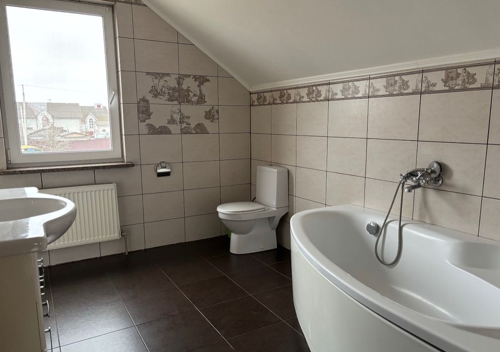 Будинок на Антоновича!