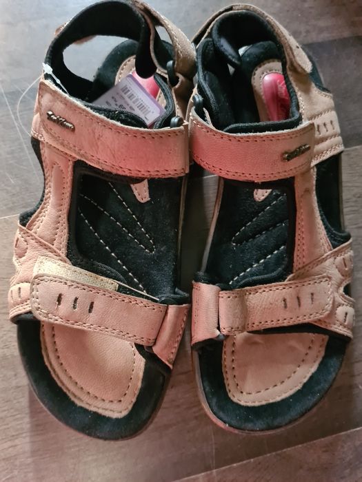 Nowe Sandały rozmiar 39