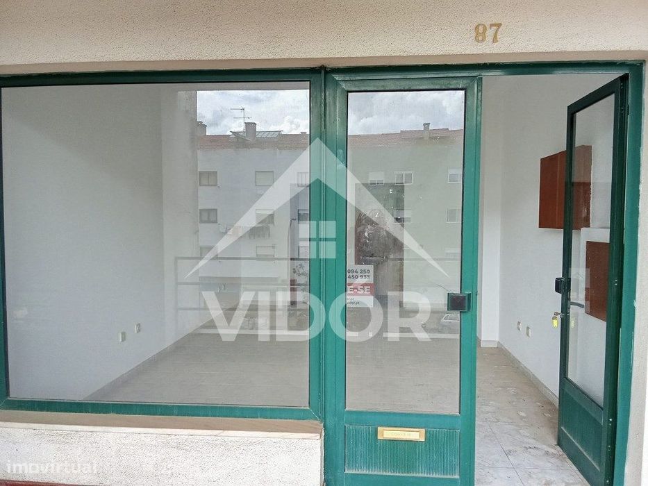 Loja no Novo Mercado Municipal da Baixa da Banheira - CS
