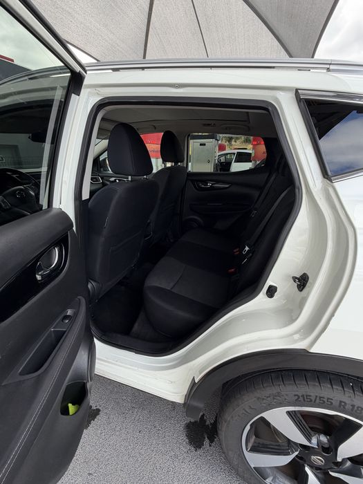 Nissan Qashqai 1.5 dCi Diesel 110 cv 2015 – Estado irrepreensível