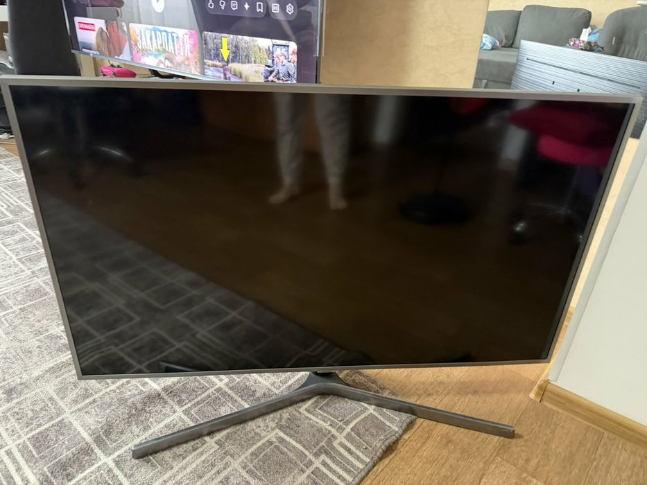 Продам телевізор Samsung 7й серіі NU с діагоналей 50 дюймів UE50NU7400