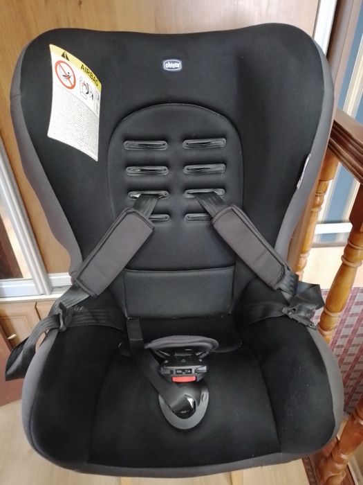 Автокрісло Chicco соsmos 0 -18