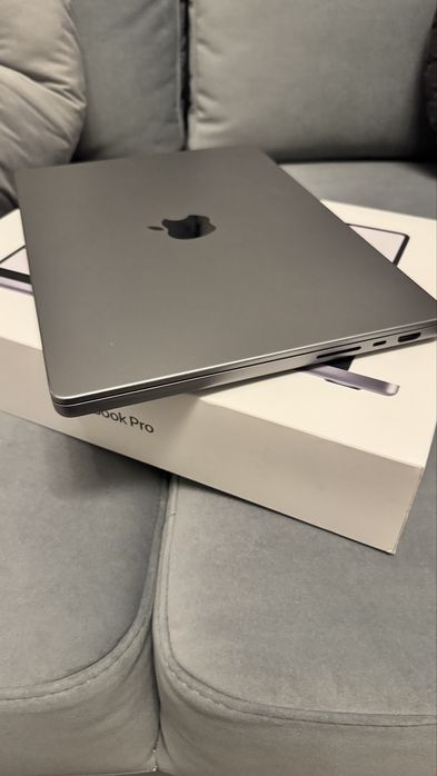 Macbook Pro 14 dysk 1tb, m1 pro