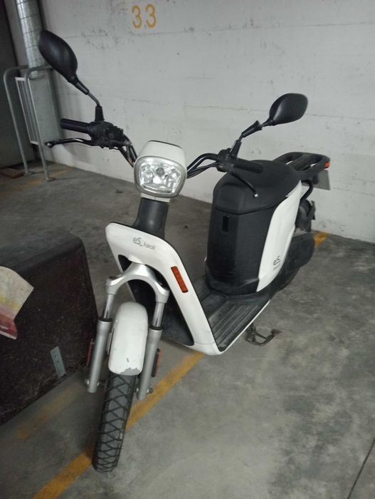 Moto eléctrica Askoll 50cc