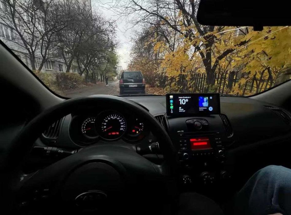 Універсальна мультимедійна система 10.26" Apple CarPlay / Android Auto