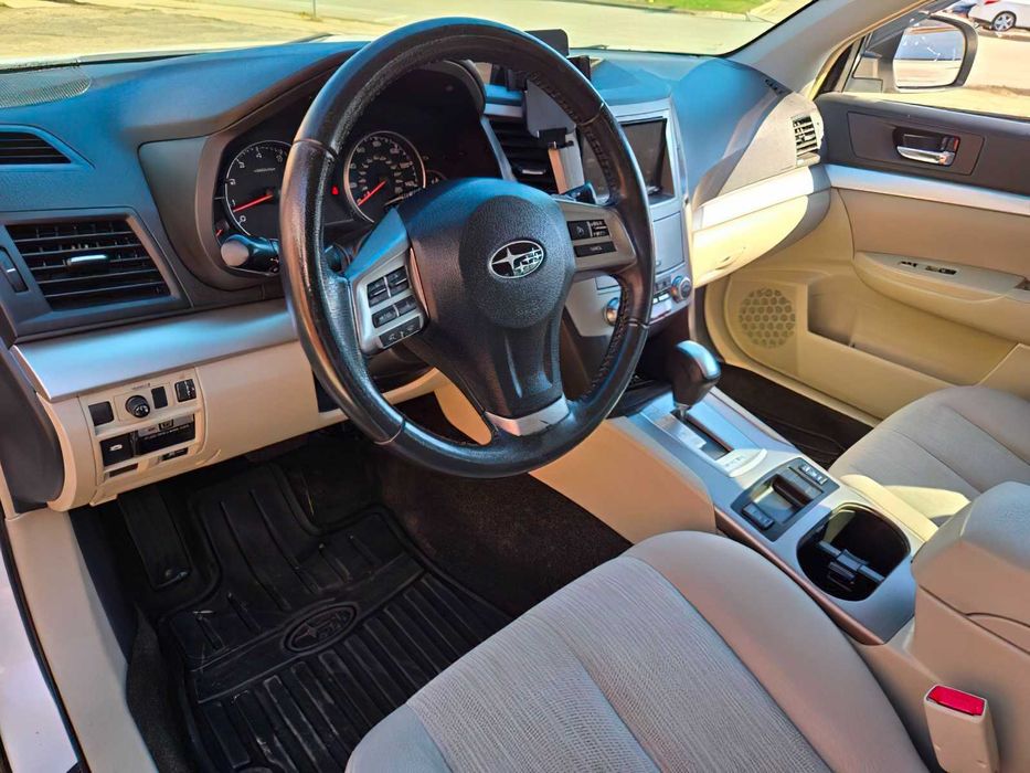 Subaru Outback 2.5i Limited      2013
