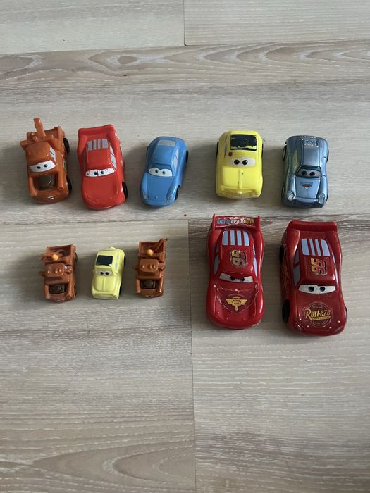 Машинка Хот Вілс металева Поровозик Томсон Тачкі Молнія Маквін Дісней