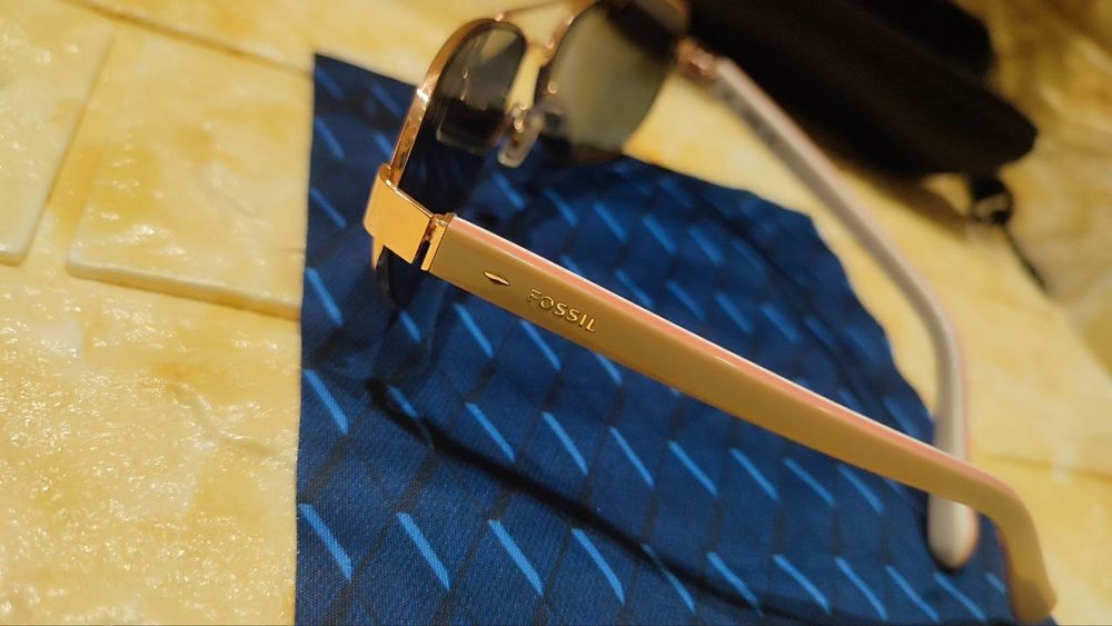 Fossil окуляри жіночі