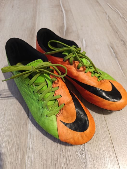Korki, buty do piłki nożnej Nike dla chłopca r. 38,5