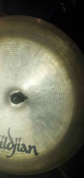 Prato Chinaboy K 19" em bom estado.