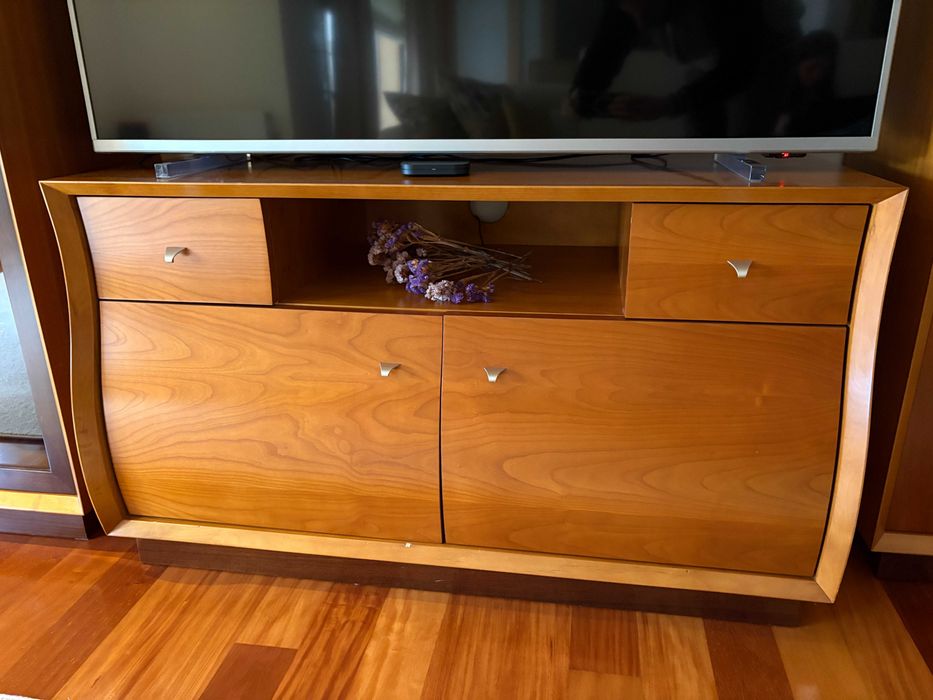 4 Móveis Sala em Cerejeira – Mesa Centro, Móvel TV, Vitrine e Aparador