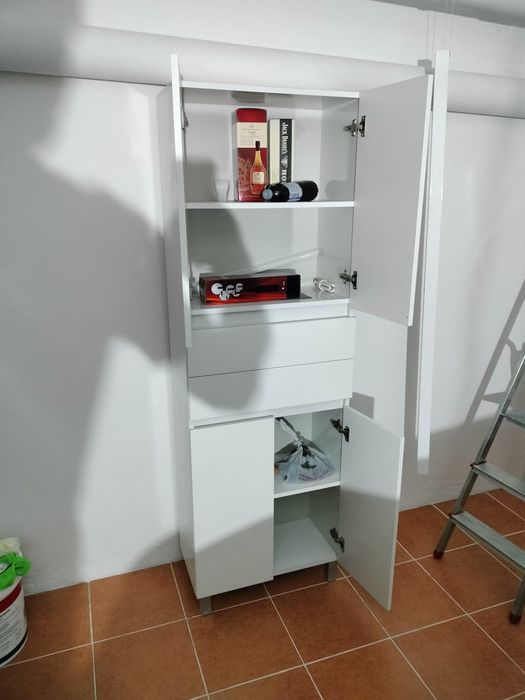 Coluna móvel de casa de banho