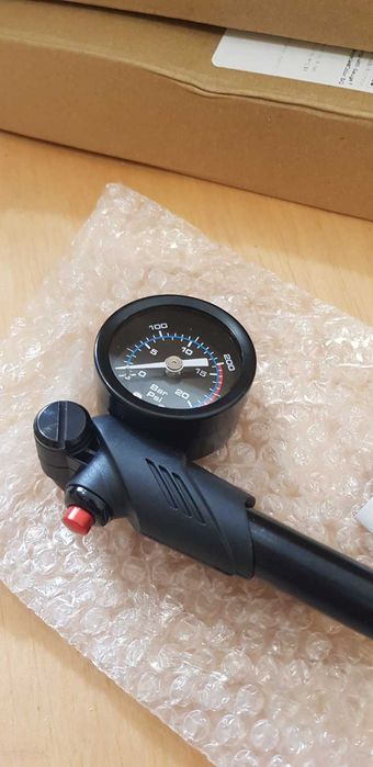 Насос високого тиску для вилок і амортизаторів Насос высокого давления