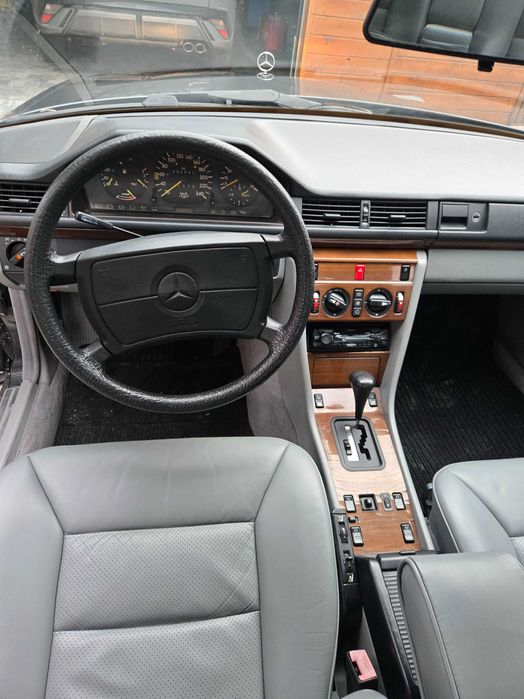 Mercedes 124 coupe 3.0