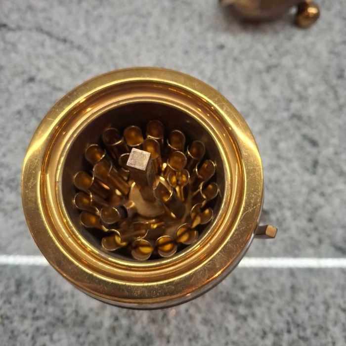 Unikatowa Papierośnica Globus retro vintage