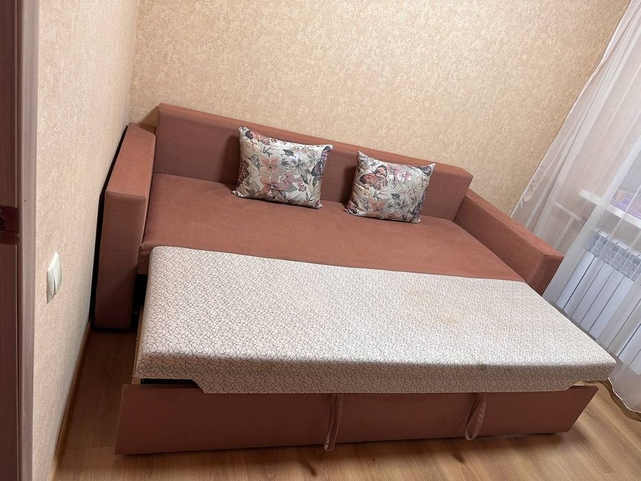 Продам диван в доброму стані
