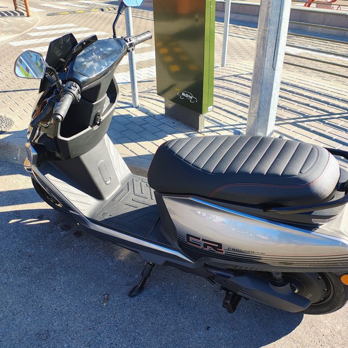 Продаю Скутер cr22