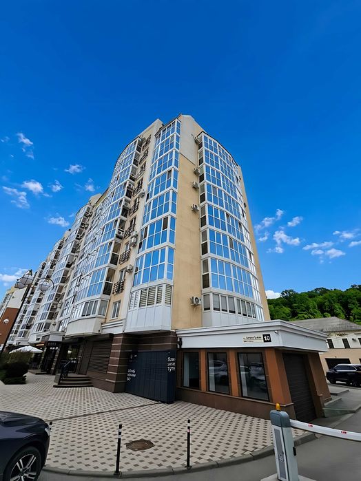 Білосніжна квартира з великим ліжком у самому Центрі Полтави. Документи для відрядження. Цілодобове безконтактне заселення. Мережа Alex Apartments