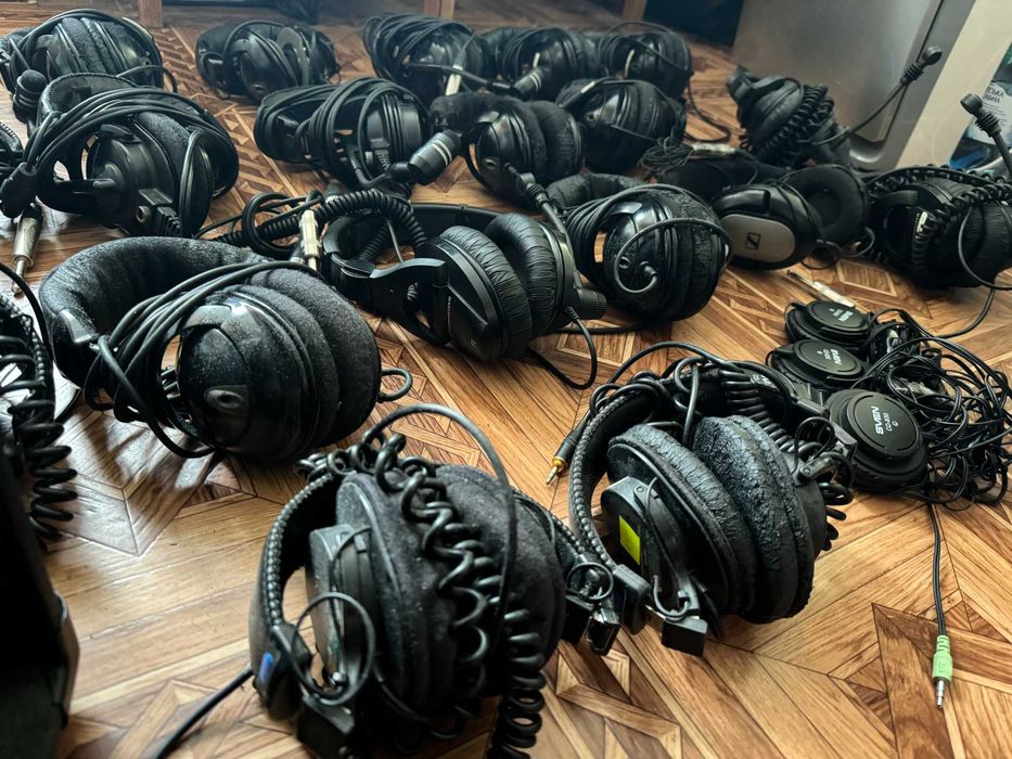 Старі студійні навушники Sennheiser sony audio-technica