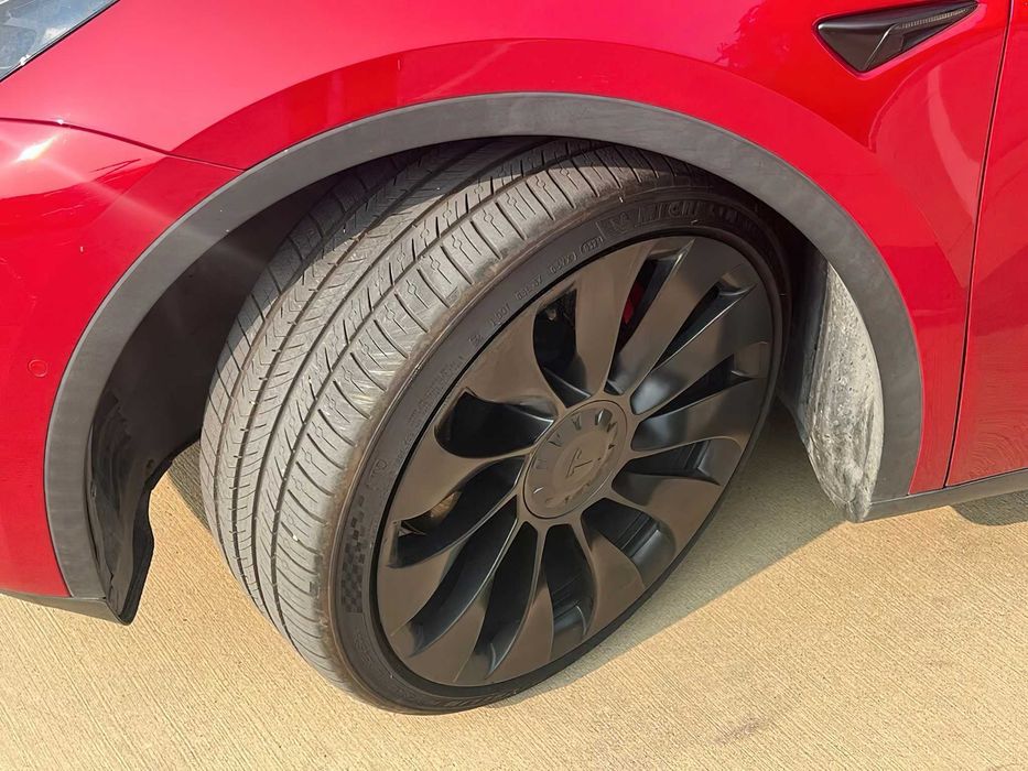 Tesla Model Y      2021