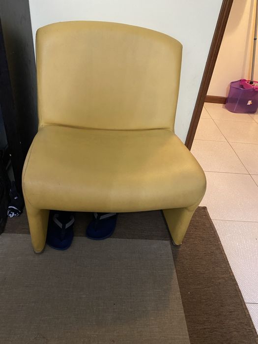 Poltrona amarela