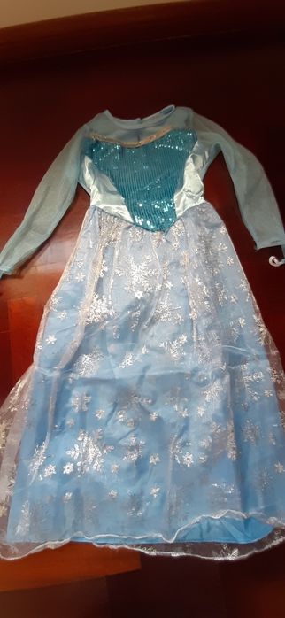 Vestido de carnaval da princesa frozen.