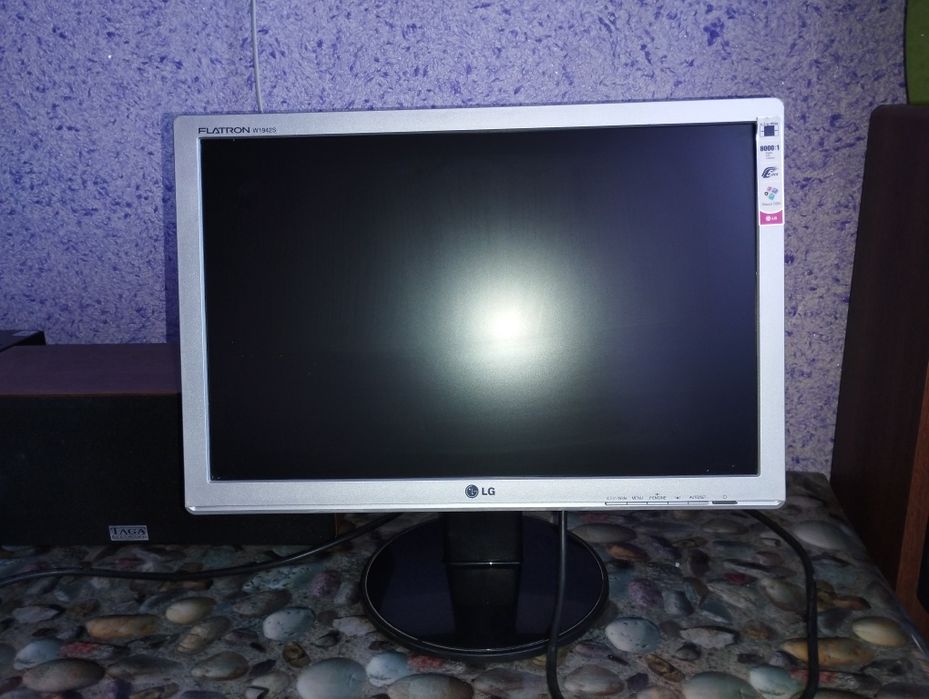 Монитор   lg.   (   flatron )