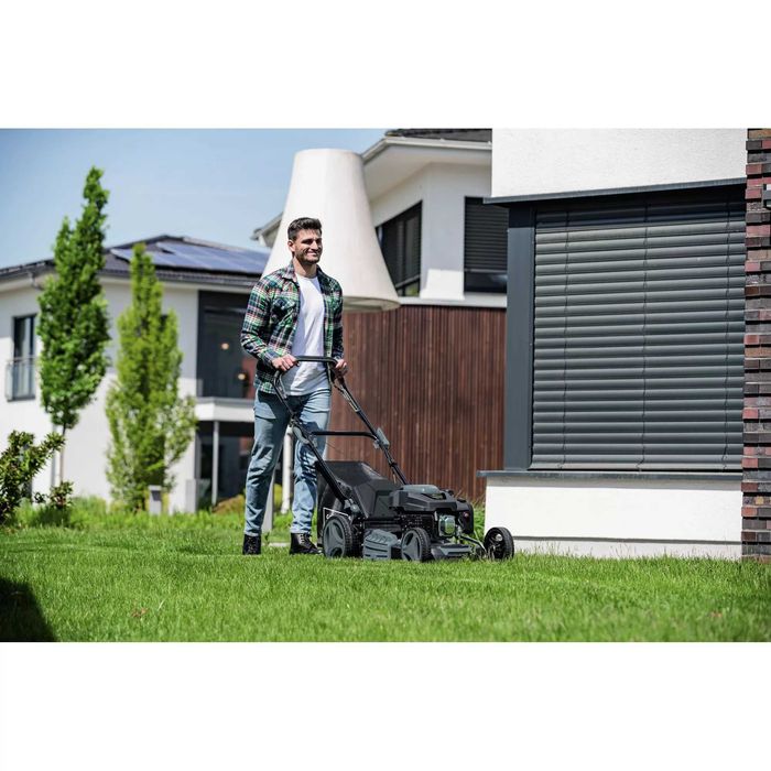 Бензинова газонокосарка LMT225-53 6 к.с. / 4,4 кВт 1800 м² ПОВИСТАВОВА