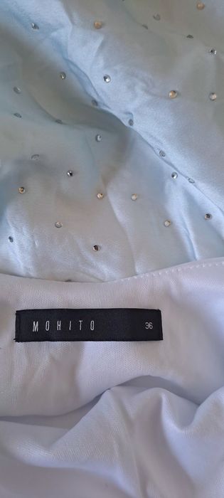Elegancka dluga sukienka w ala diamencikina ramiaczkach odkryte plecy