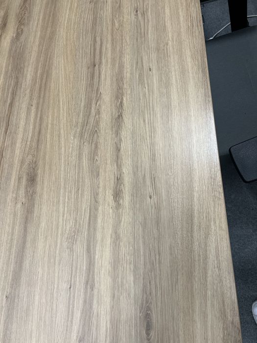Biurko z elektryczną regulacją wysokości – blat dąb dziki – 137×67 cm