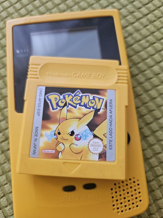 Oryginalna gra Pokemon Yellow na Nintendo Gameboy