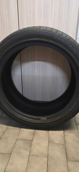 Pneu Continental 245/40 R18 93T em bom estado com 42500Km