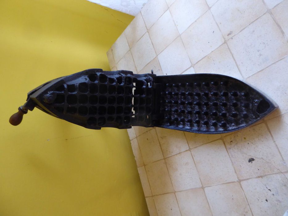 Stare rzadkie żelazko węglowe