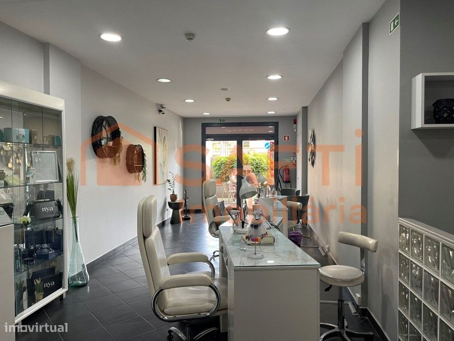 Venda Local Comercial En São Martinho - Funchal