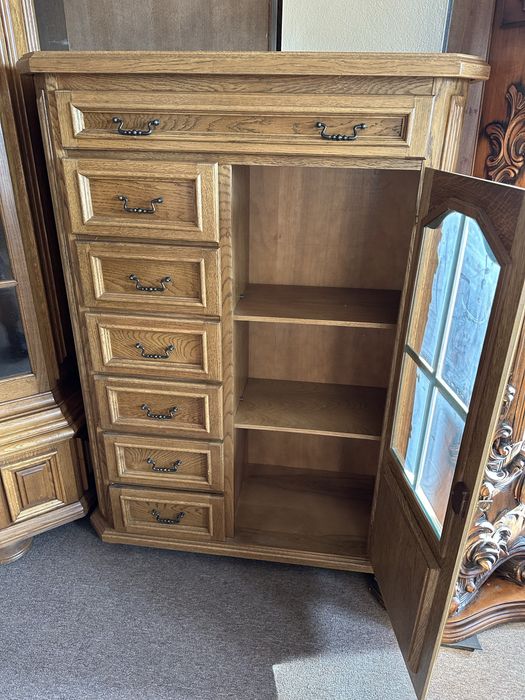 Dębowa komoda z szufladami