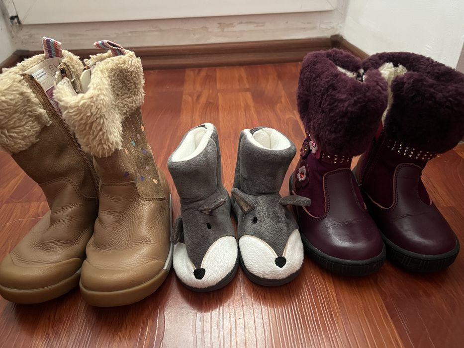 Кросівки, босоніжки, ботинки, черевики, туфлі, мокасини