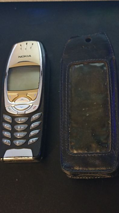 Nokia 6310i z futerałem