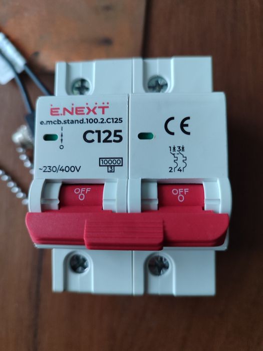 Двополюсний автомат