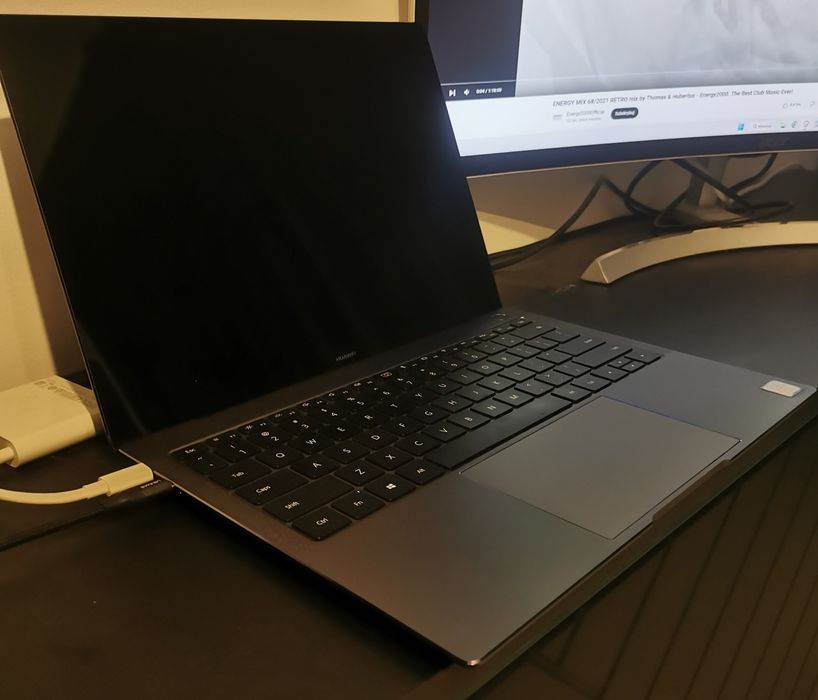 Huawei matebook x pro i7  16GB RAM
