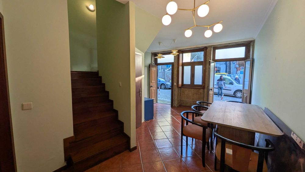 Moradia T3 com 3 WC – Rua do Bonjardim, Porto