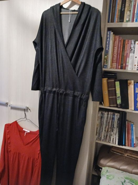 Sprzedam kombinezon,kolor szary