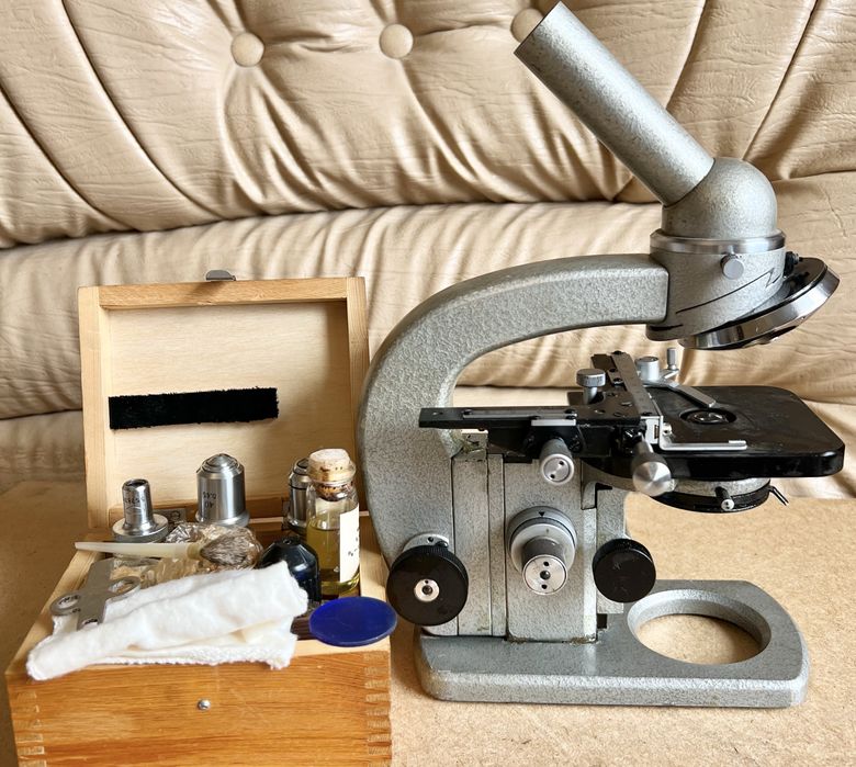Микроскоп МБД-1 повний комплект з Припаратоводієм