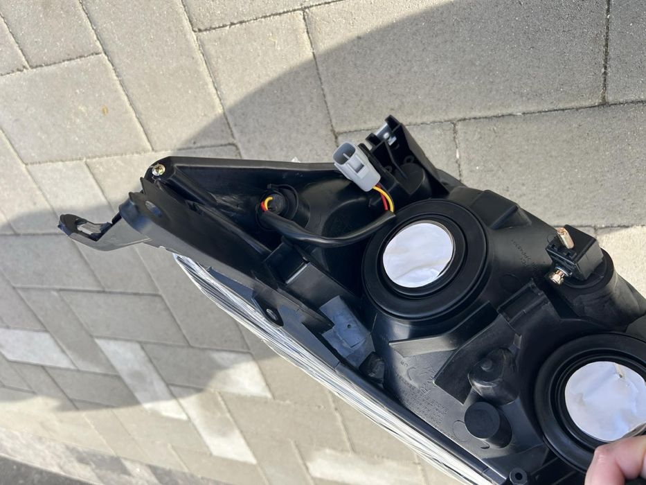 Фара Toyota Rav Рав 4 2005-2008  USA 8113042370