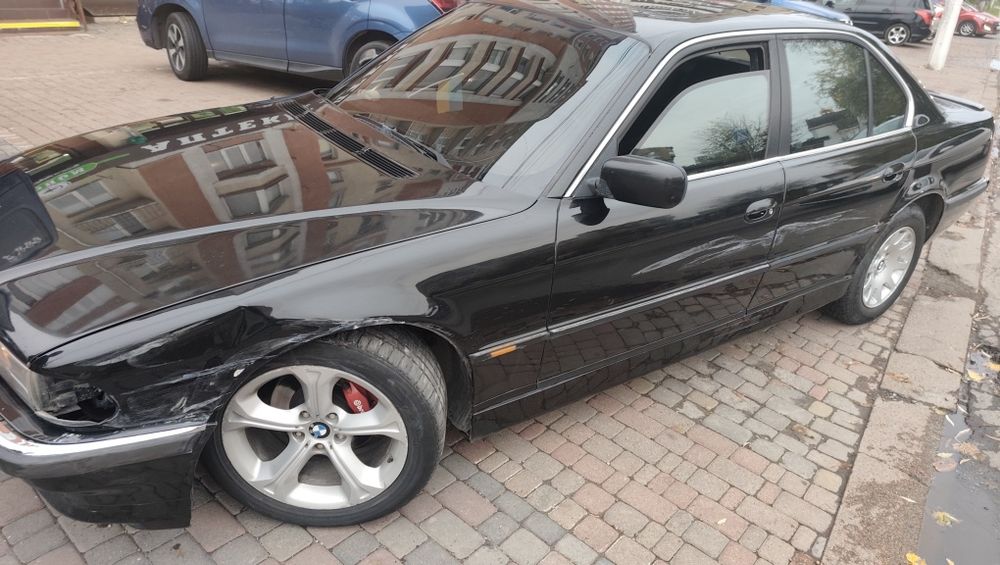 Продам BMW E38 1997 терміново