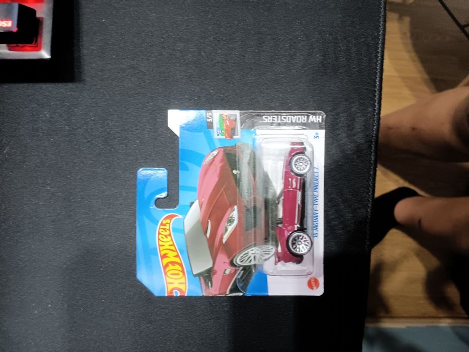 Samochodzik hotwheels