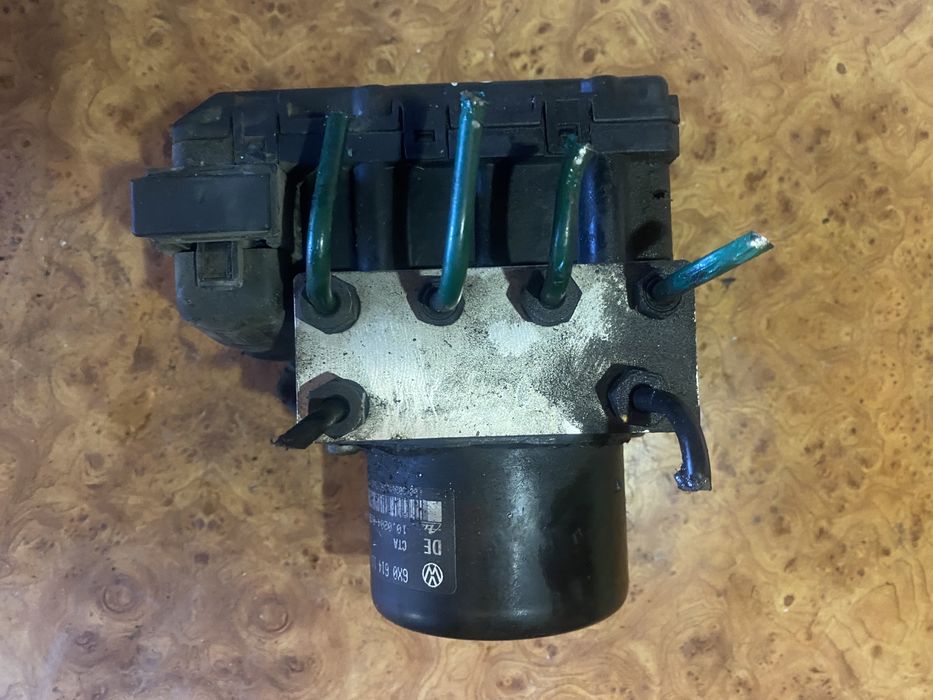 Pompa Sterownik ABS Seat Ibiza Leon Cordoba 6X0.907.379B 6X0.614.117
