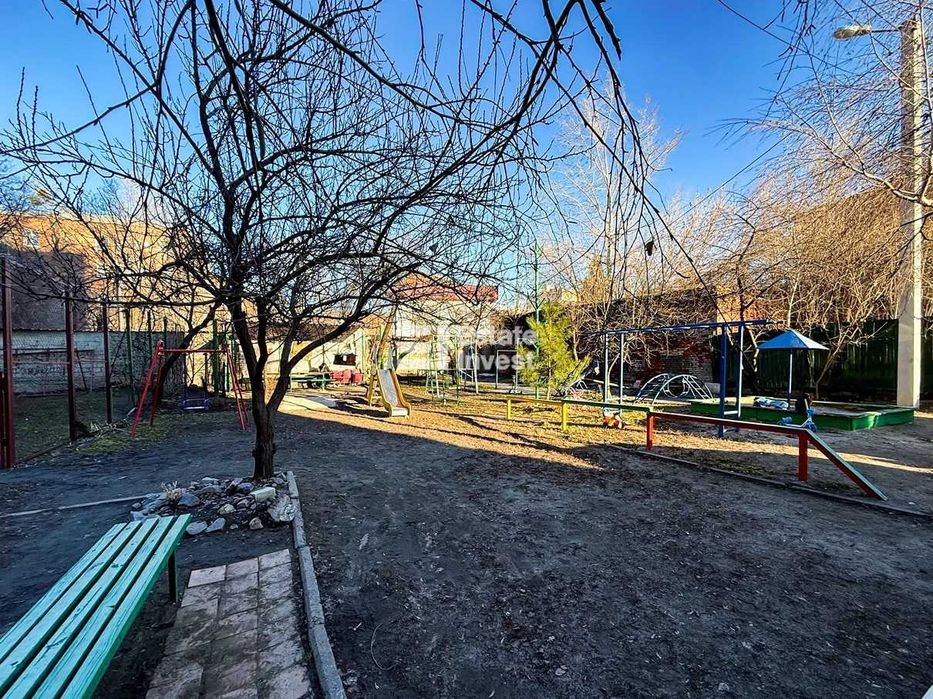 Продам 3 кімн. квартиру в новобудові на вул. Дмитрівська, 5