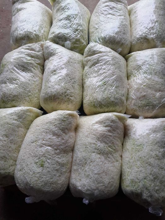 Kapusta biała kal. 3kg+, Kapusta czerwona kal. 1-2kg. szatkowana.