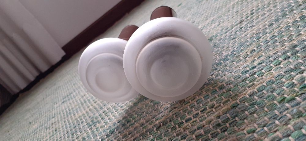 Aplique de parede com lâmpadas como novo